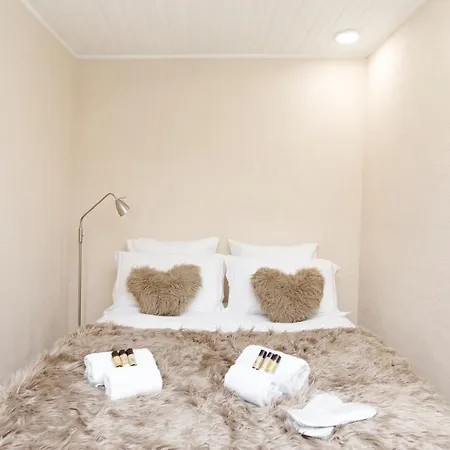 Panisse Yourhosthelper * Cannes